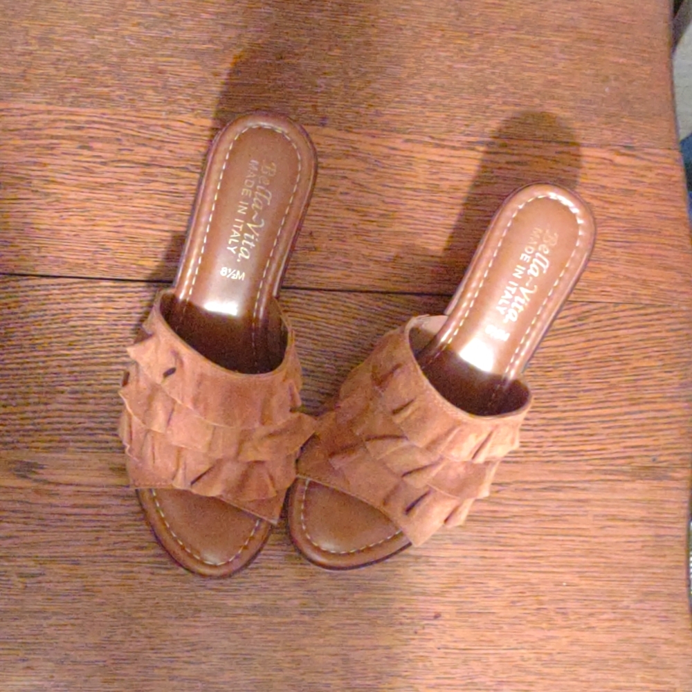 Bella Vita suede wedges